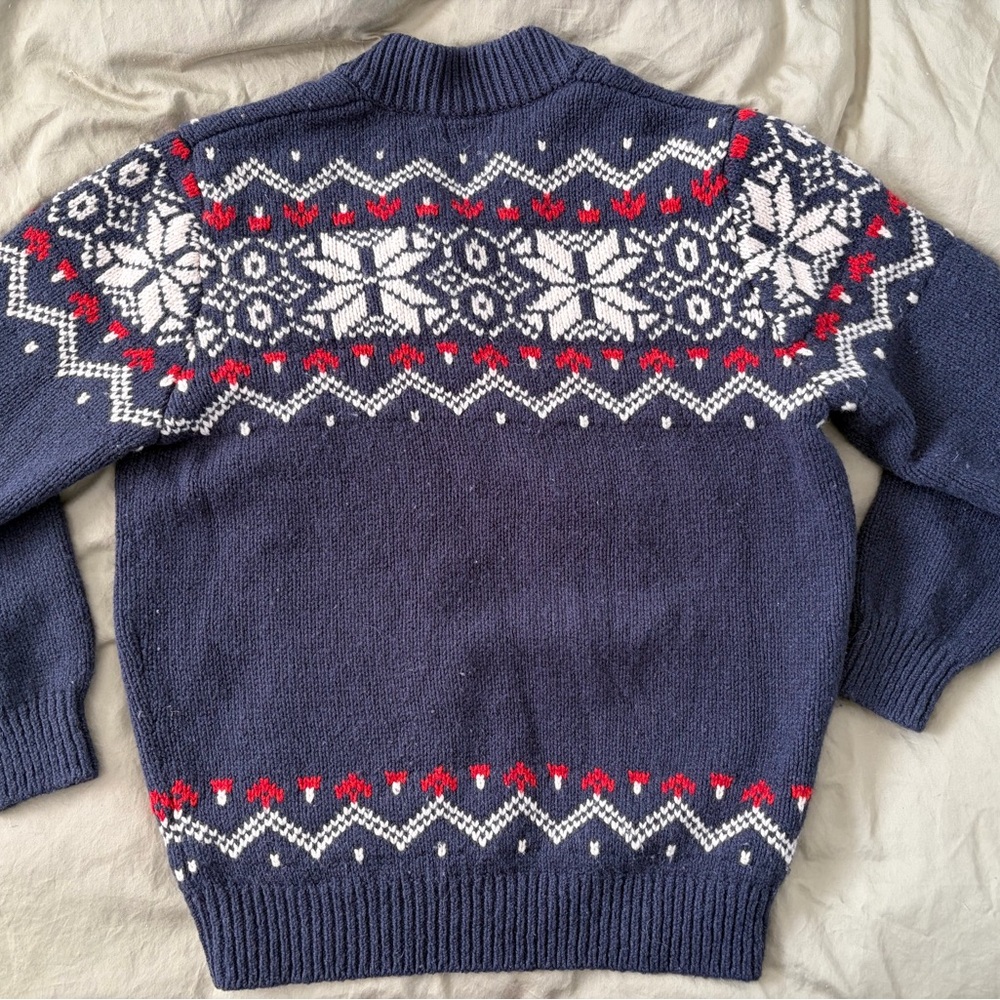 L.L. Bean Navy Fair Isle 100% Lambs Wool Crewneck Sweater - Like New - Picture 2 of 5